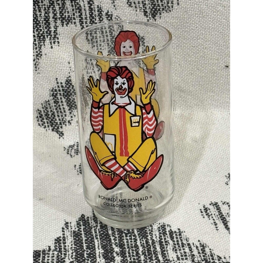 VINTAGE 90s Ronald McDonald Glass - COLLECTOR SERIES